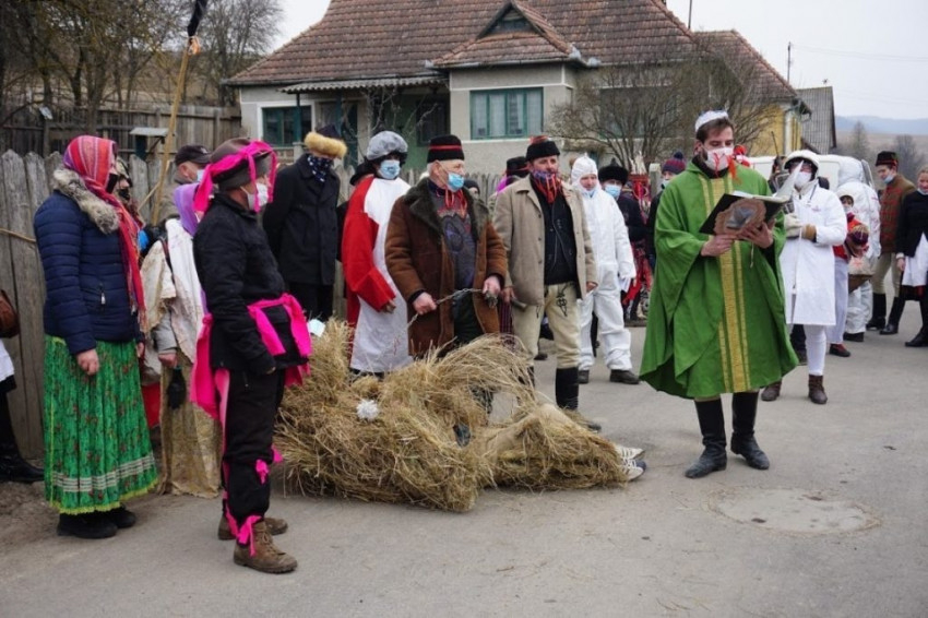 Farsangbúcsúztatás Csíkcsobotfalván