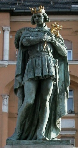 Szent Imre herceg szobra a budapesti Móricz Zsigmond körtéren (Kisfaludi Strobl Zsigmond alkotása)