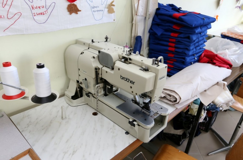 A Szalézi KFT. vezetésével az oktatást mellett bevételt jelentő munkát vállalnak a tanulók, ami a képzés finanszírozását szolgálja.