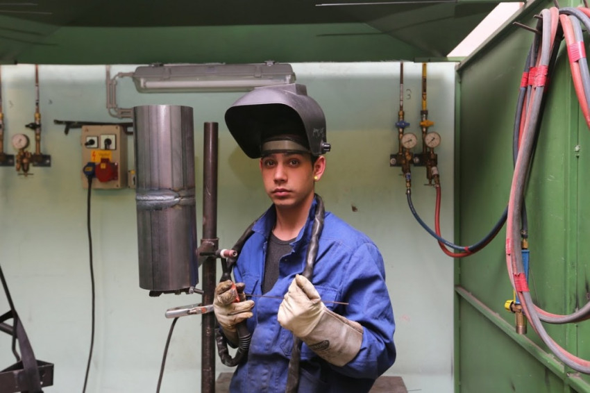 Létrehoztuk az inkubátor programot, ahol még két-három éven át magunknál tartják a tanulókat. A vállalkozói elvárásokat közvetítve megpróbáljuk megmutatni, milyen kemény a munkaszerzés lehetősége.