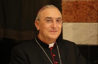 Mario Zenari bíborosi kinevezése után is szíriai apostoli nunciusként szolgál