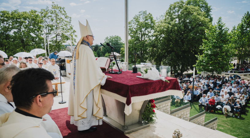 Felkészít az örömhír befogadására – Bodajkon ünnepelte húszéves jubileumát a Katolikus Rádió