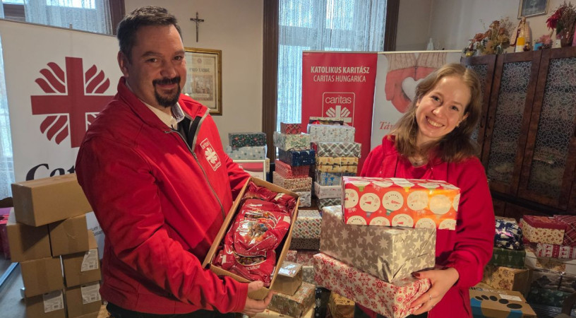 Nem hagyjuk magára a másikat – Angyalbatyukat és támogatást adott át Szabadkán a Katolikus Karitász