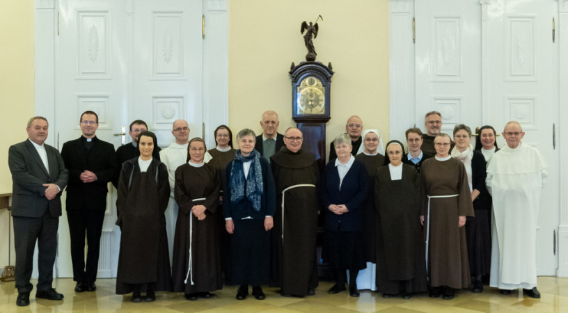 Mindannyiunkra sok munka vár az Úr szőlőjében – Szerzetesekkel találkozott Felföldi László püspök