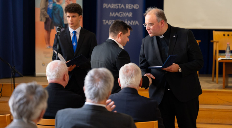 Könyvbemutatóval és díjátadással ünnepelte a piarista rend magyarországi honosítását Szegeden