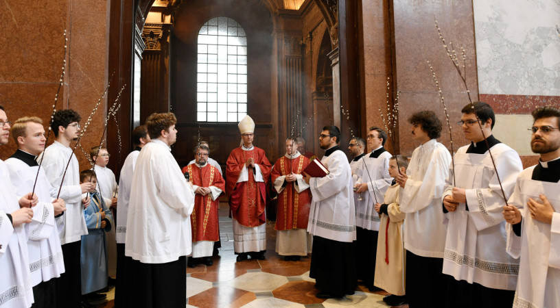 Martos Balázs virágvasárnap: Ne a zavar, ne az ellenállás és a különös félrenézés uraljon bennünket!