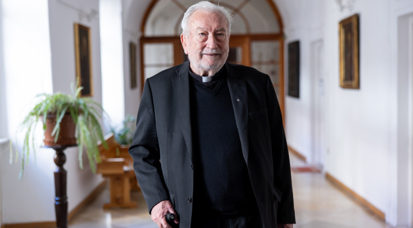 Mások öröméért élni – Találkozás Szentmártoni Mihály SJ pszichológiaprofesszorral