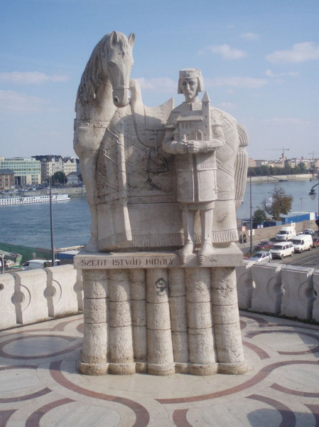 Szent István király szobra a Gellért-hegyen (2001)