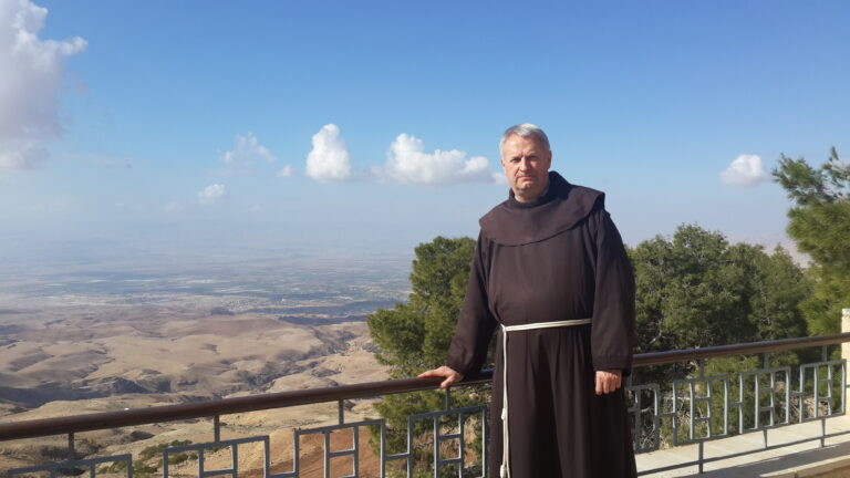 A Nébó hegyén, előttünk az „Ígéret földje”.