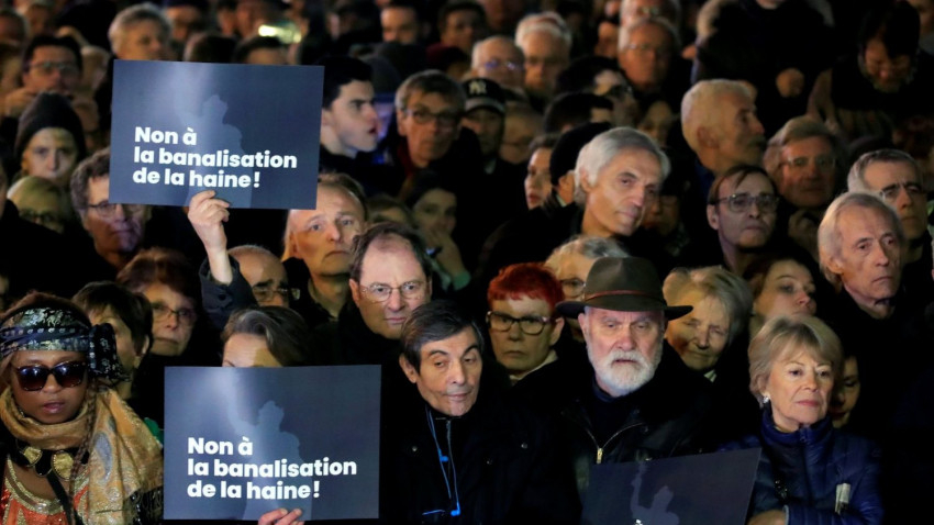 Párizsban tiltakoztak az antiszemitizmus ellen.