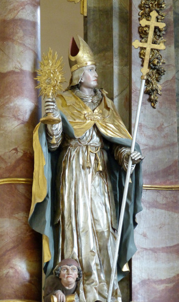 Szent Norbert az Oltáriszentséggel, lábánál az eretnek Tanchelin. Schwarzenberg plébániatemploma, 18. század