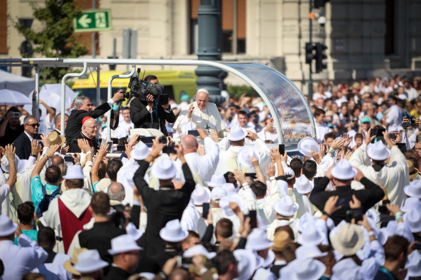 Pápai szentmise a Hősök terén szeptember 12-én.