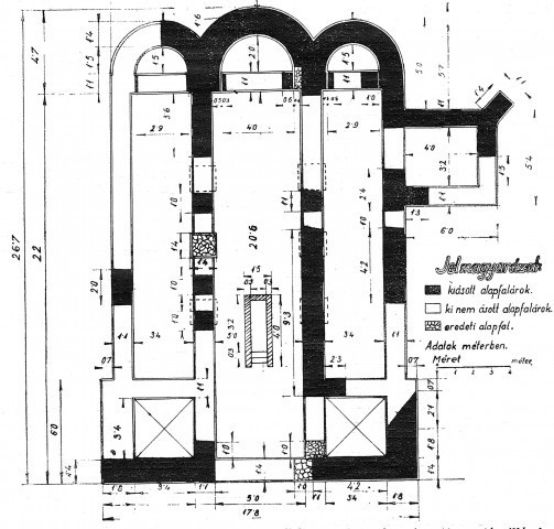 A káptalani templom Járdányi-Paulovics István által készített alaprajzi rekonstrukciója 