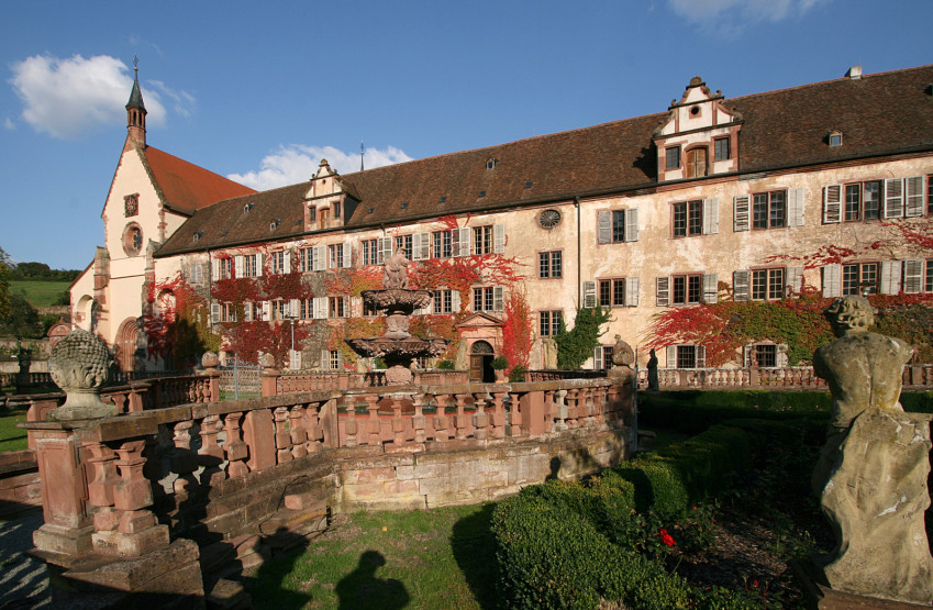 A bronnbachi kastély, a gyermekkori karácsonyok színhelye