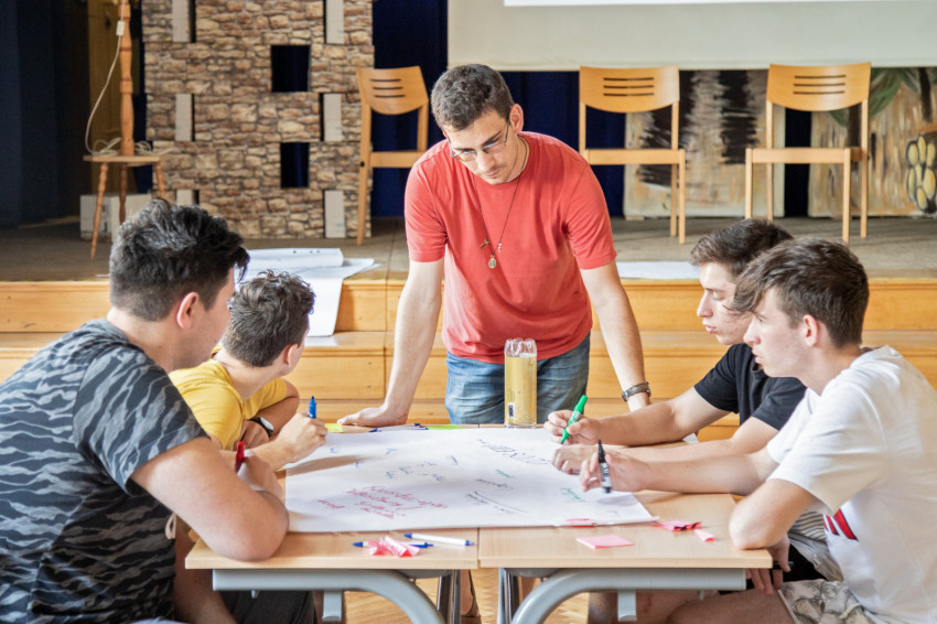 Kalazancius Mozgalom, csoportvezetői képzés