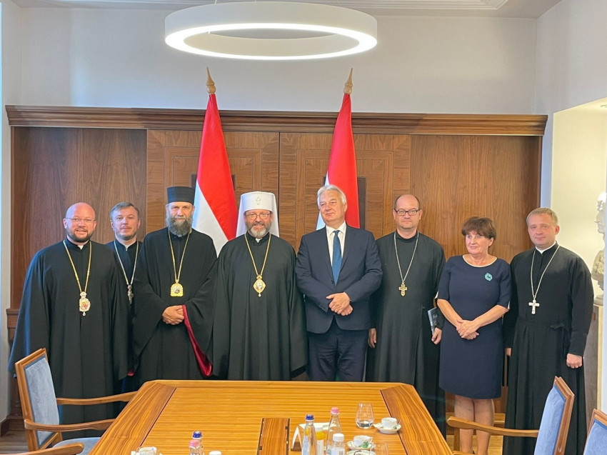 Sevcsuk érsek látogatása hazánkban; Gáborij Damjan a jobb szélen.