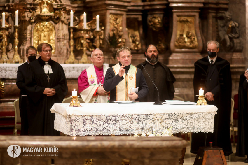 2022. február 27. Ökumenikus, vallásközi ima Ukrajna békéjéért a Szent Egyed közösség szervezésében Budapesten.