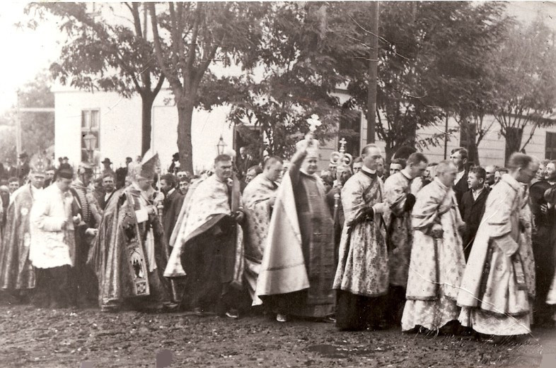 Az első hajdúdorogi püspök, Miklósy István szentelése 1913-ban Hajdúdorogon