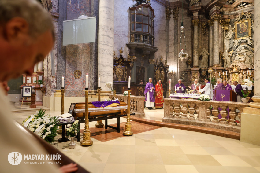 Eltemették Rózsa Huba biblikus professzort