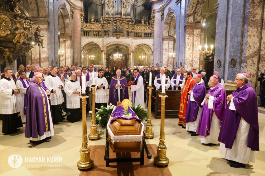 Eltemették Rózsa Huba biblikus professzort