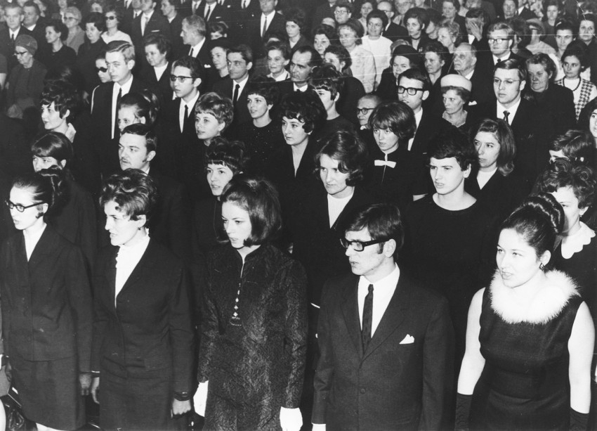 Gyógyszerészavatás a Semmelweis Orvostudományi Egyetemen (1971) Forrás: Fortepan/Semmelweis Egyetem Levéltára