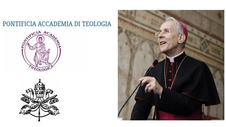 A Pápai Teológiai Akadémia logója és elnöke, Ignazio Sanna püspök  