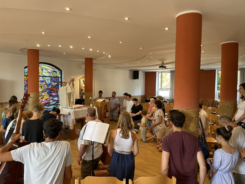 Szentmise a miskolci nyári táborban