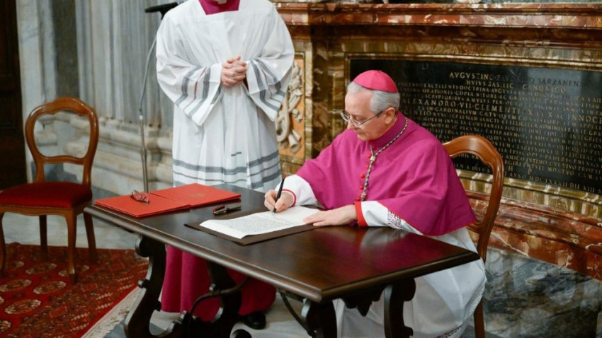 A Santa Maria Maggiore-bazilika szent kapujának befalazása