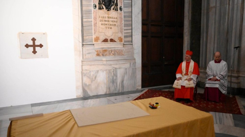 A Santa Maria Maggiore-bazilika szent kapujának befalazása