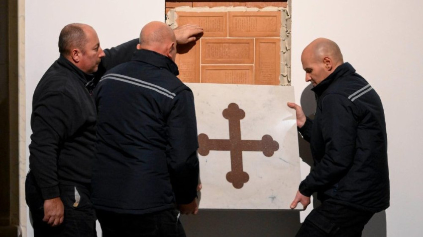 A Santa Maria Maggiore-bazilika szent kapujának befalazása