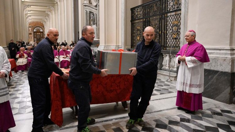 A lateráni Szent János-bazilika szent kapujának befalazása