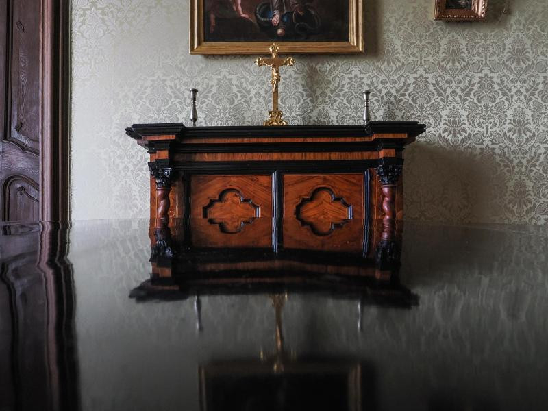 Veszprémi érseki Palota – ereklyetartó