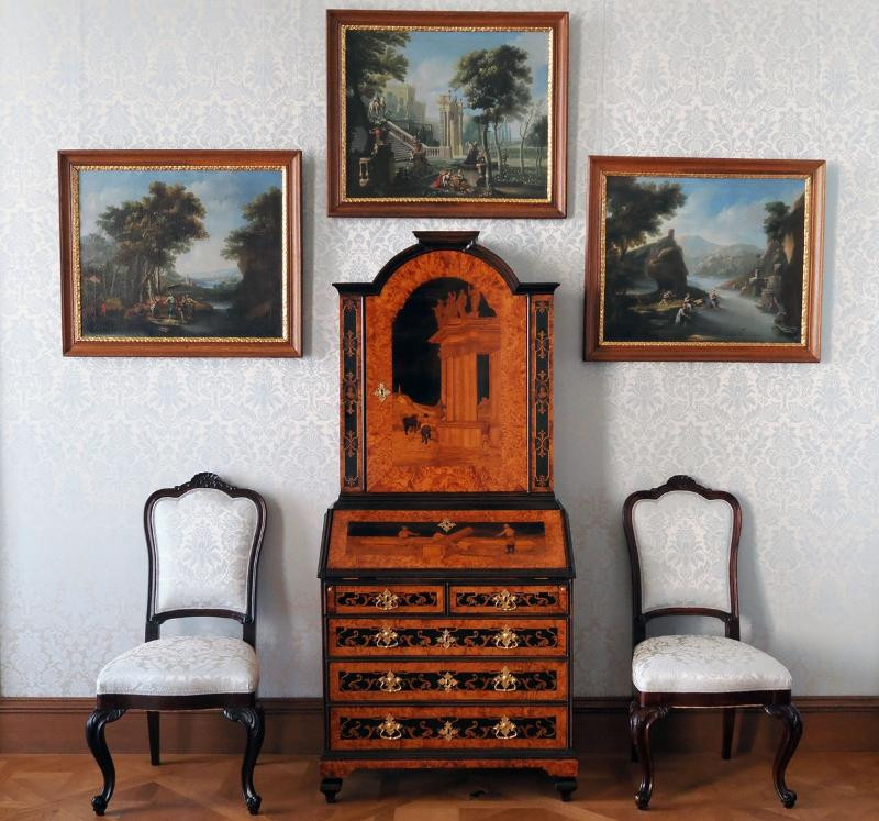 Veszprémi érseki Palota – írószekreter