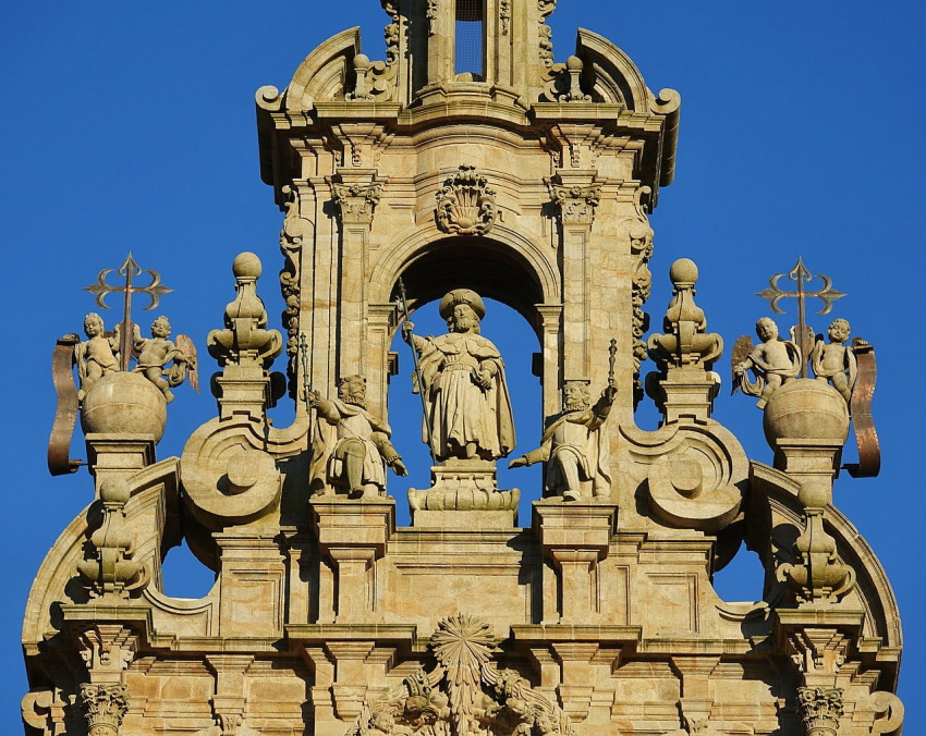Szent Jakab apostol szobra  a Santiago de Compostela-i katedrális homlokzatán