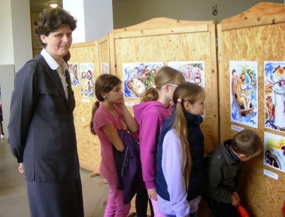 a művészettel a világban, a világért