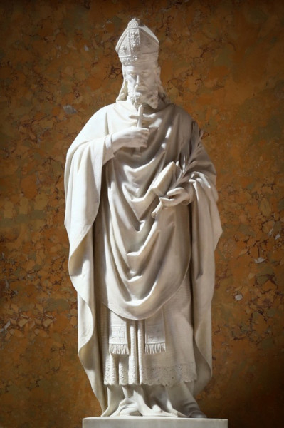 Szent Adalbert szobra az esztergomi bazilikában