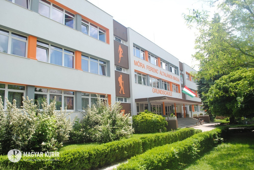 Palyazatot Hirdettek Mosonmagyarovaron Szent Laszlorol A Lovagkiralyrol Magyar Kurir Katolikus Hirportal