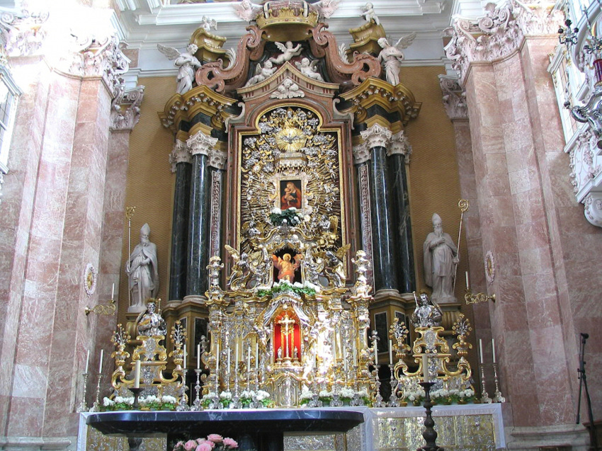 Lucas Cranach: Mindenkor Segítő Szűz Mária (Innsbruck, Szent Jakab-templom)