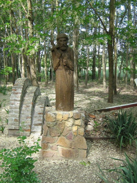A szent szobra Kiskunmajsán, az ’56-os kápolnánál