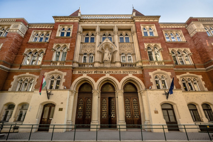 Nagy elismer�s a P�zm�ny P�ter Katolikus Egyetem �t�ves akkredit�ci�ja |  Magyar Kur�r - katolikus h�rport�l