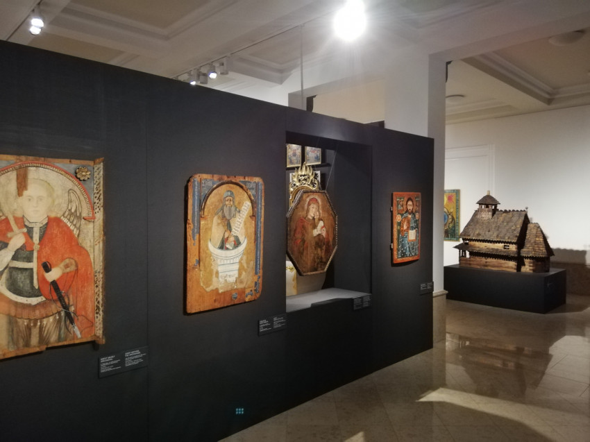 The Light of Orcád – Έκθεση Τέχνης της Ελληνικής Καθολικής Εκκλησίας στο Vigado Hungarian Courier