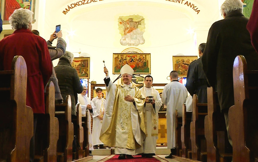 Η κοινή εκκλησία των καθολικών κοινοτήτων του χωριού Arnót ανακαινίστηκε Ουγγρική Ταχυμεταφορά