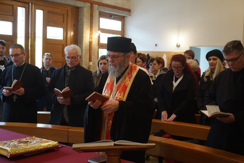 g-r-gkatolikus-szertart-st-tartottak-a-betegek-vil-gnapja-alkalm-b-l-a