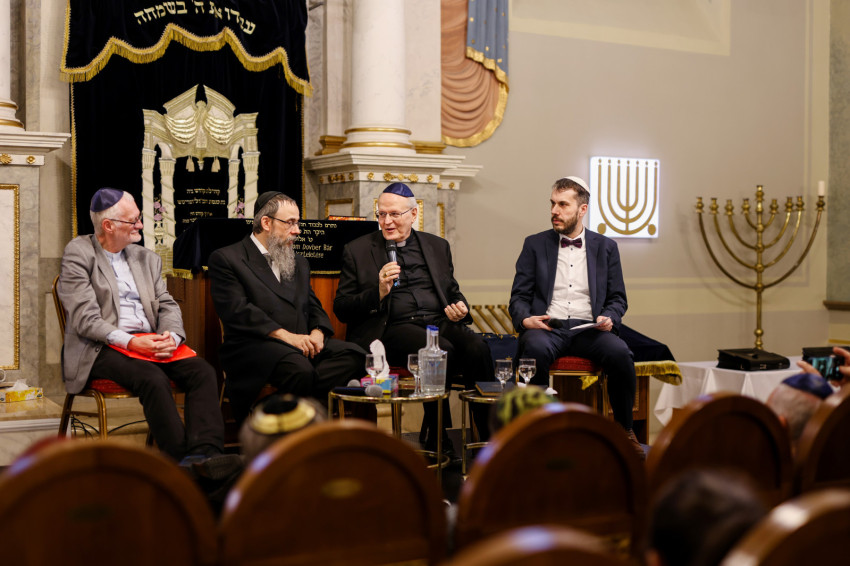 Az áttért zsidó emberek egyházjogi státusza – Szabadegyetemi beszélgetés az óbudai zsinagógában