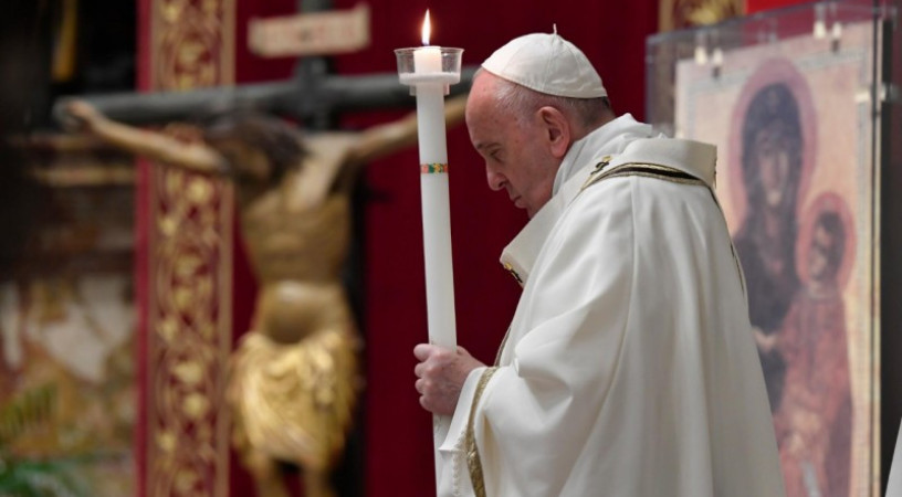 Ferenc pápa húsvét vigíliáján – Jöjj, Jézus, félelmeimbe, és mondd nekem is: Bátorság!