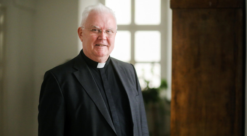 Az Egyház kinyújtott karja – Születésnapi beszélgetés Cserháti Ferenc püspökkel