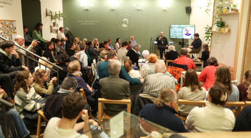 A Biblia lélek és élet – Székely János püspök a Café Francescóban