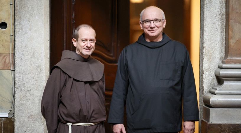 A félelmen túllépve a gyermekvédelemben – Interjú a Gyerekasztal Munkacsoport szerzetes tagjaival