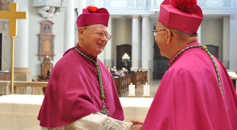 Varga Lajos segédpüspök a Váci Székeskáptalan olvasókanonokja lett