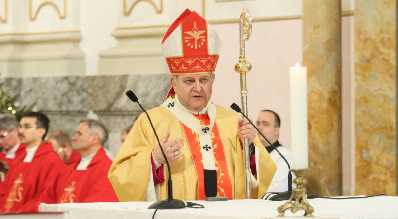 Az első szent szolgálattevők egyikét ünnepeljük ma – Bábel Balázs érsek írása